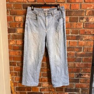 Chico’s womens platinum marquis crop embroidered light wash jeans blue 1(8).